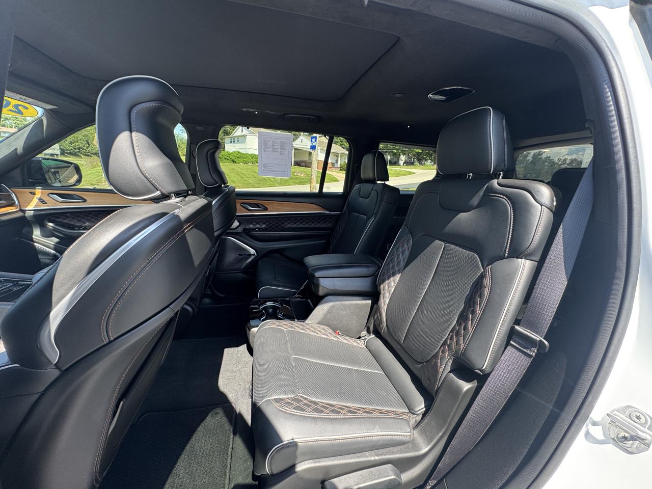 Jeep Grand Cherokee L Summit 4WD 2023