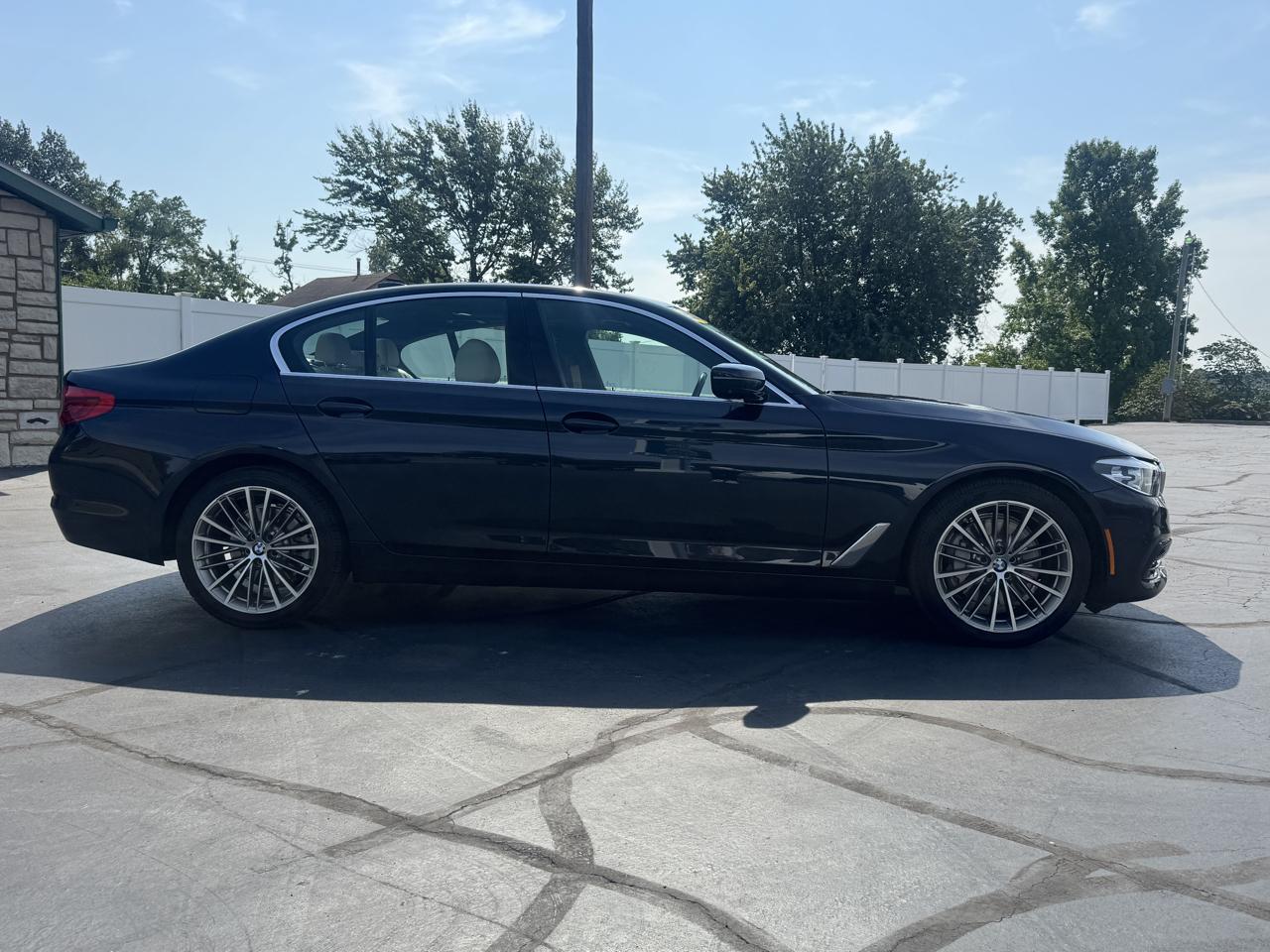 BMW 5-Series 530i xDrive 2020