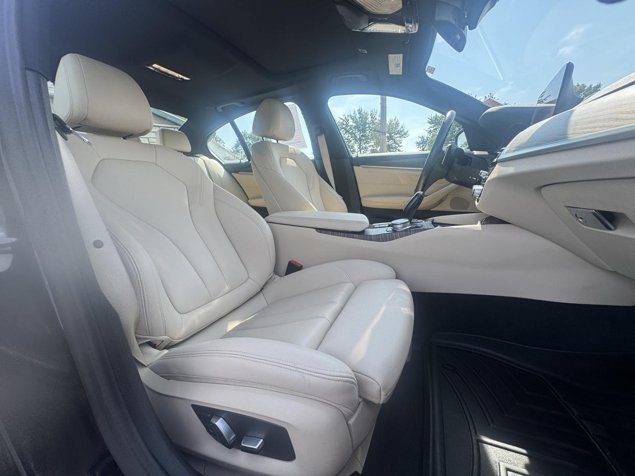 BMW 5-Series 530i xDrive 2020