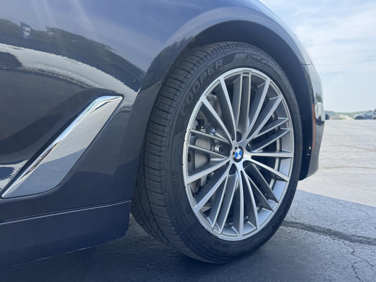 BMW 5-Series 530i xDrive 2020