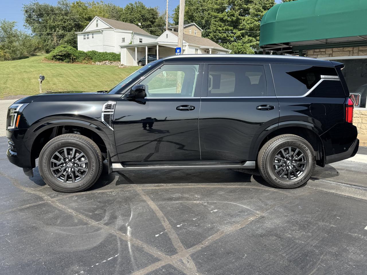 Nissan Armada SV 4WD 2025