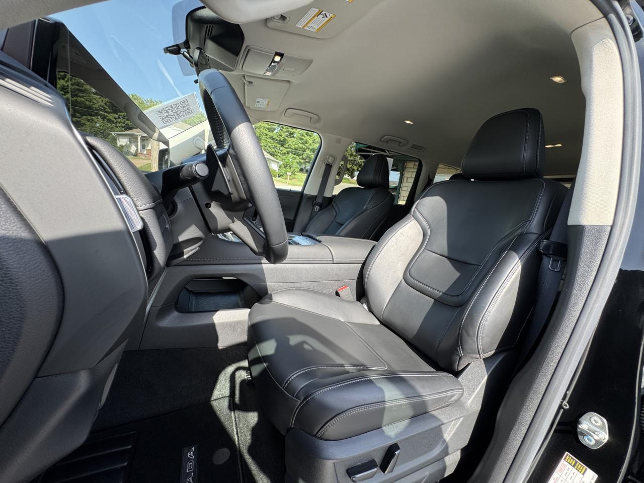 Nissan Armada SV 4WD 2025