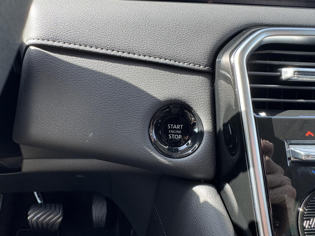 Nissan Armada SV 4WD 2025