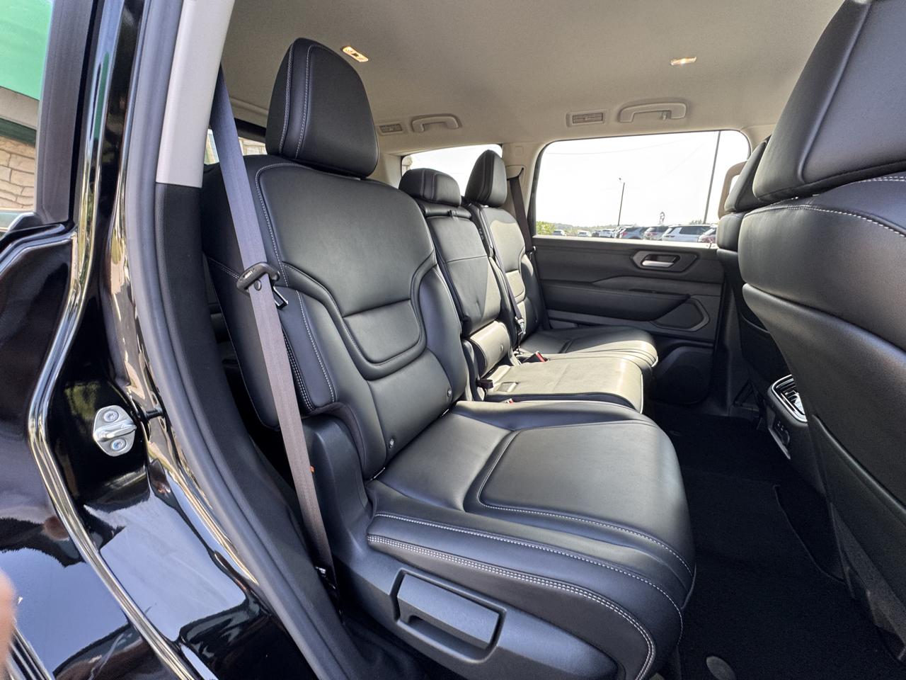 Nissan Armada SV 4WD 2025