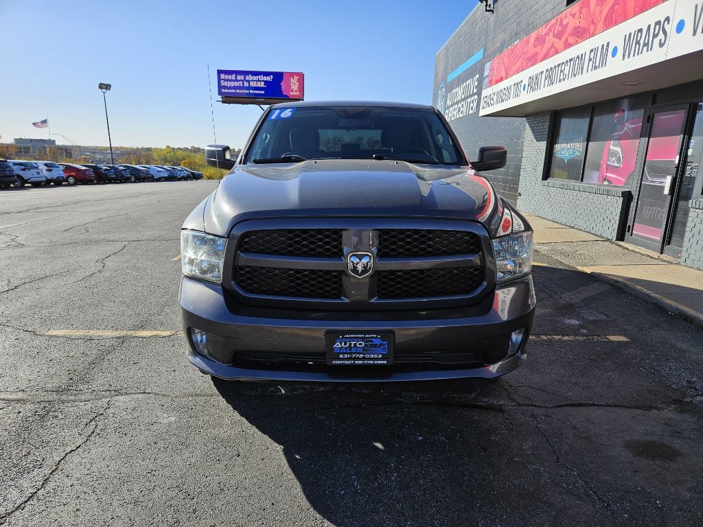 RAM 1500 Tradesman Quad Cab 4WD 2016