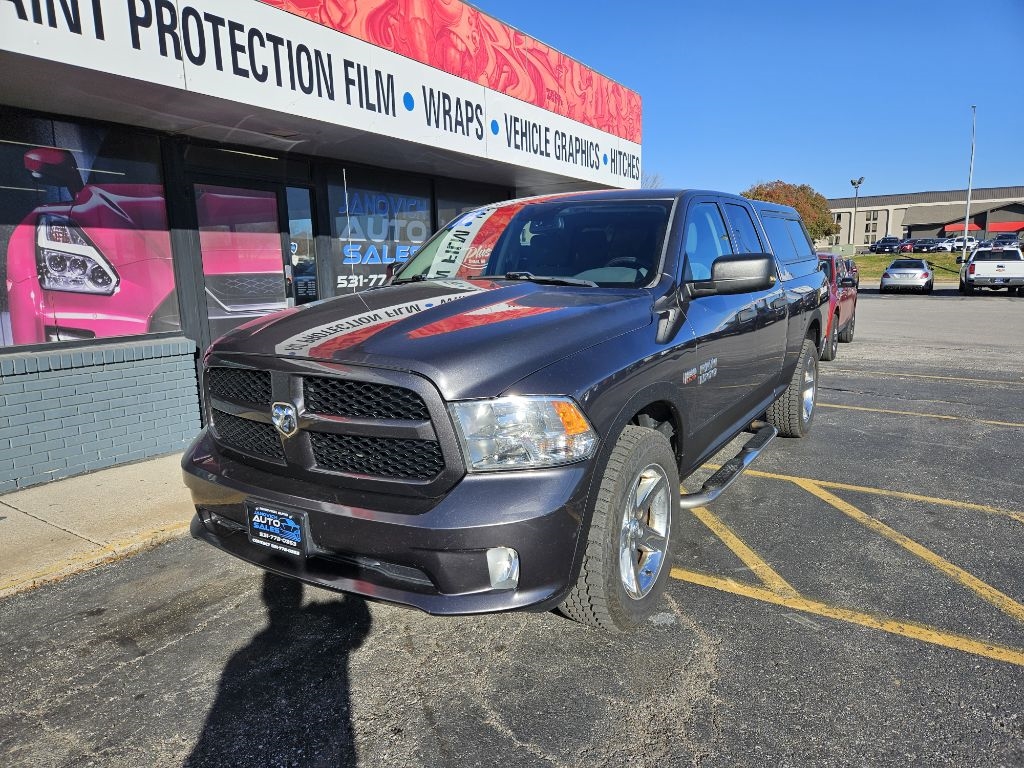 RAM 1500 Tradesman Quad Cab 4WD 2016
