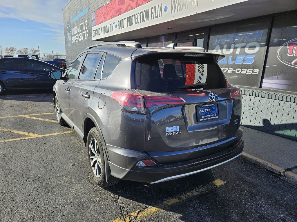 Toyota RAV4 XLE AWD 2018