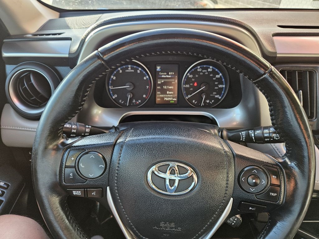 Toyota RAV4 XLE AWD 2018