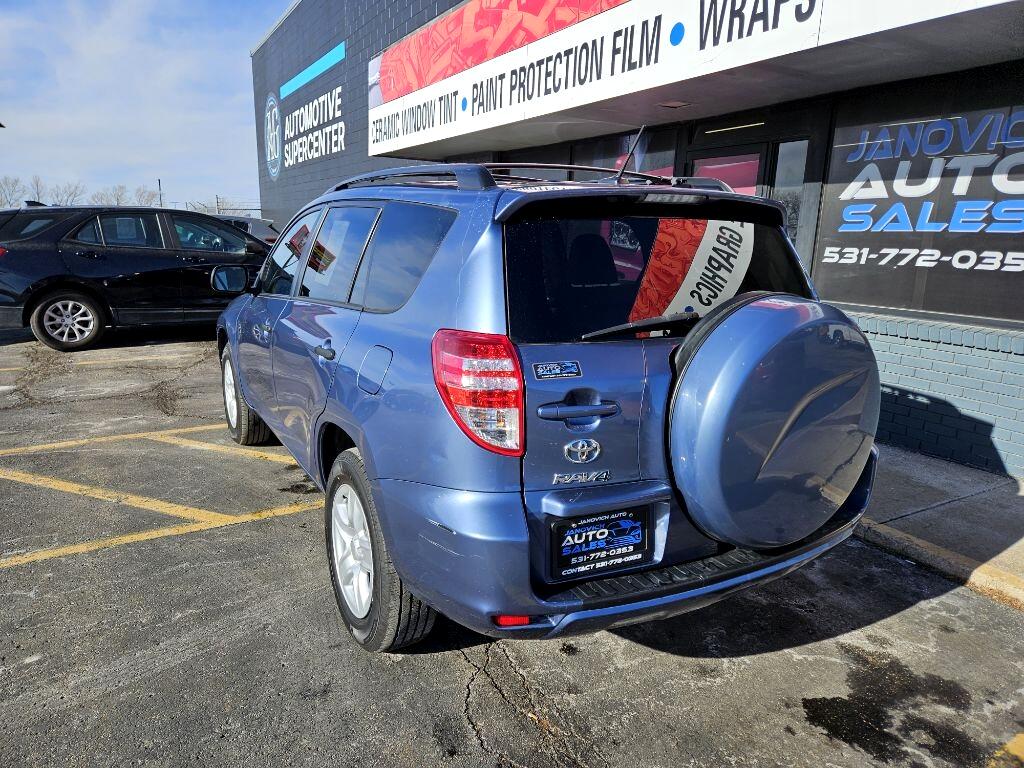 Toyota RAV4 Base I4 4WD 2012