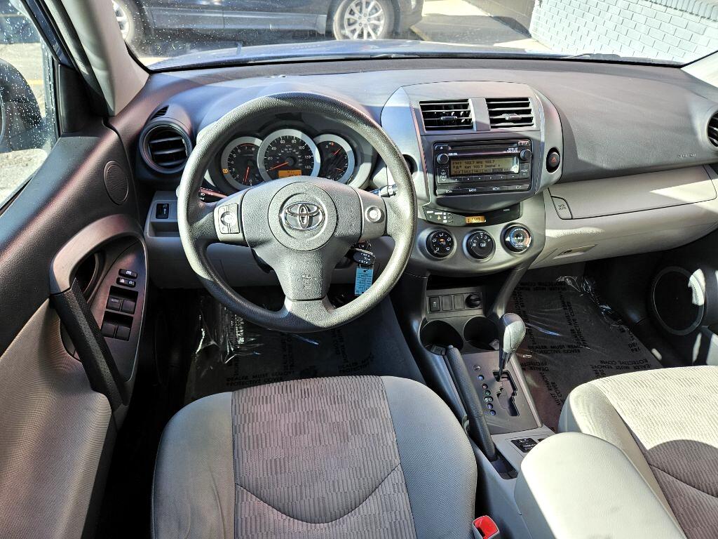 Toyota RAV4 Base I4 4WD 2012