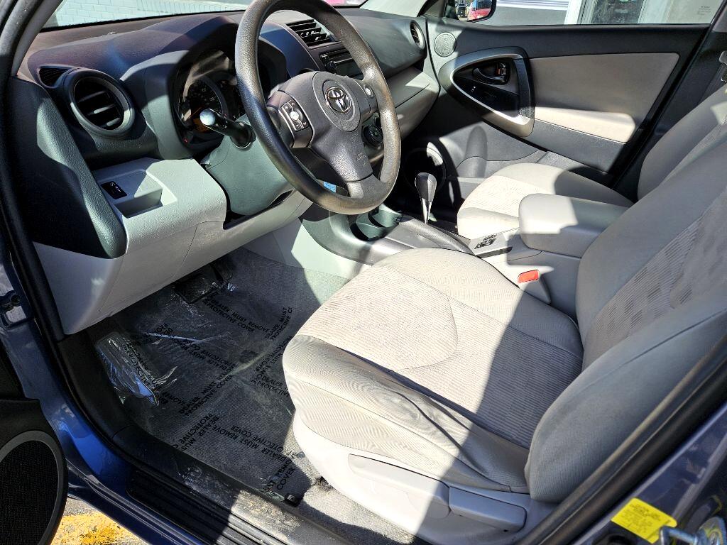 Toyota RAV4 Base I4 4WD 2012