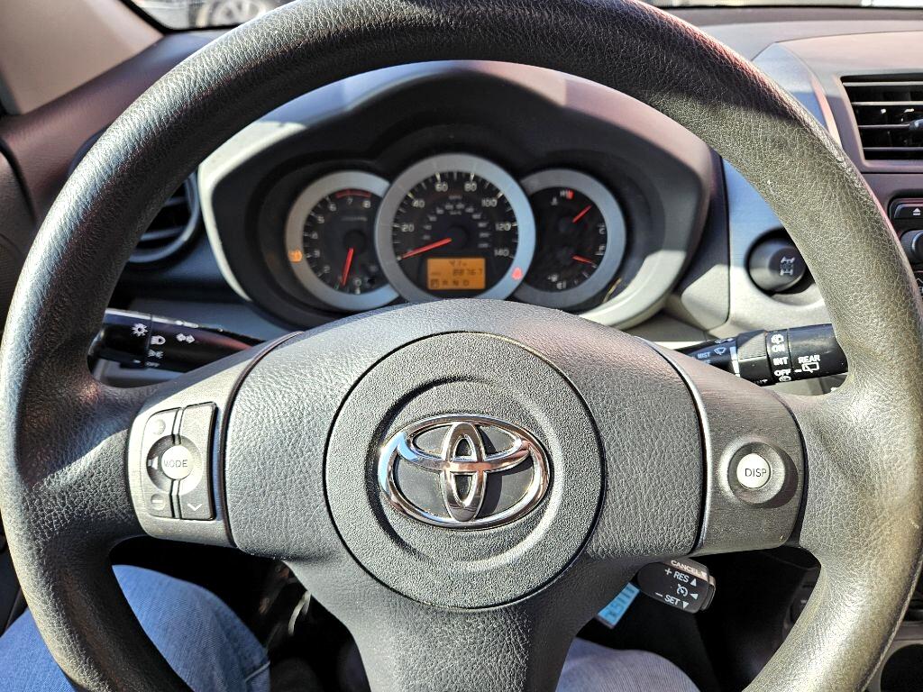 Toyota RAV4 Base I4 4WD 2012