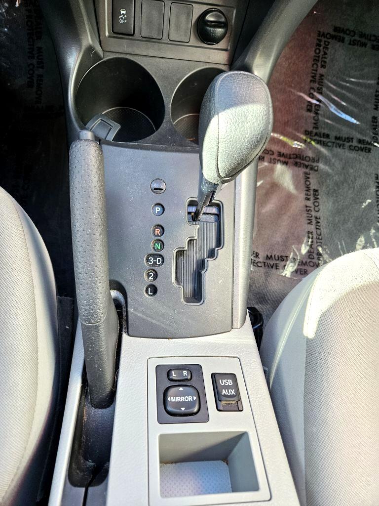 Toyota RAV4 Base I4 4WD 2012