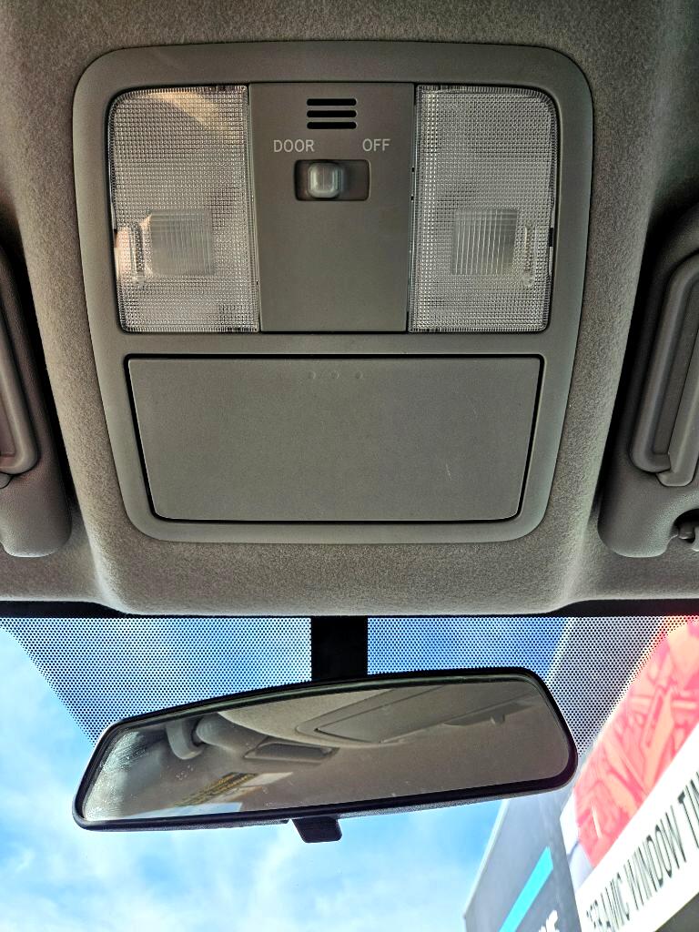 Toyota RAV4 Base I4 4WD 2012