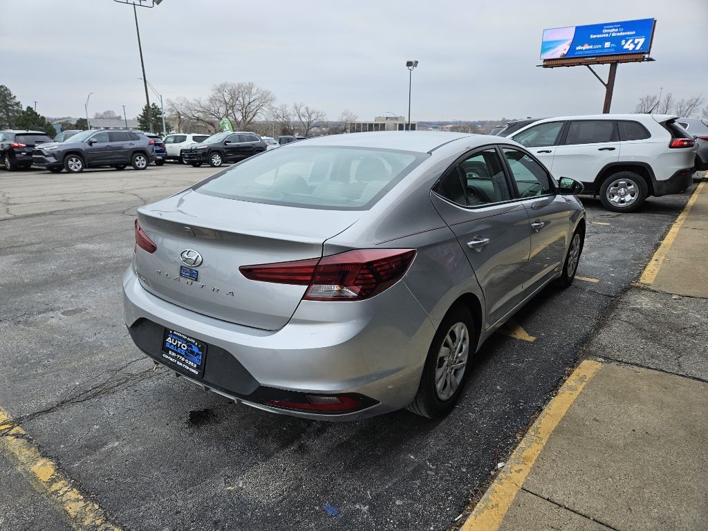 Hyundai Elantra SE 6M 2020