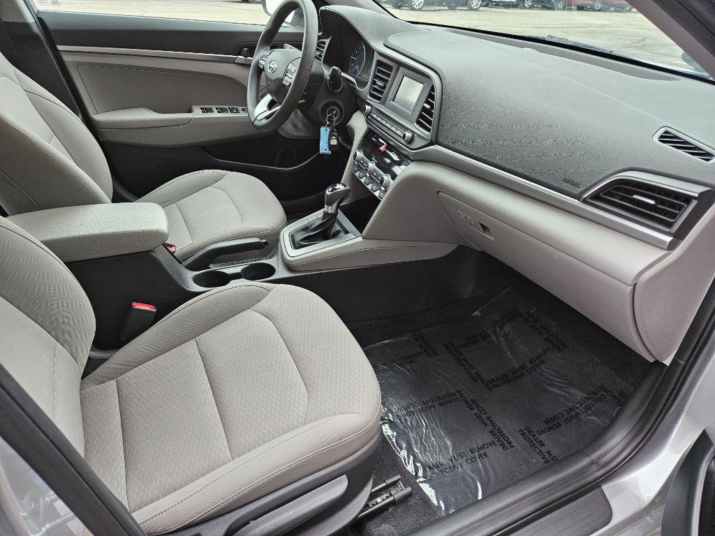 Hyundai Elantra SE 6M 2020