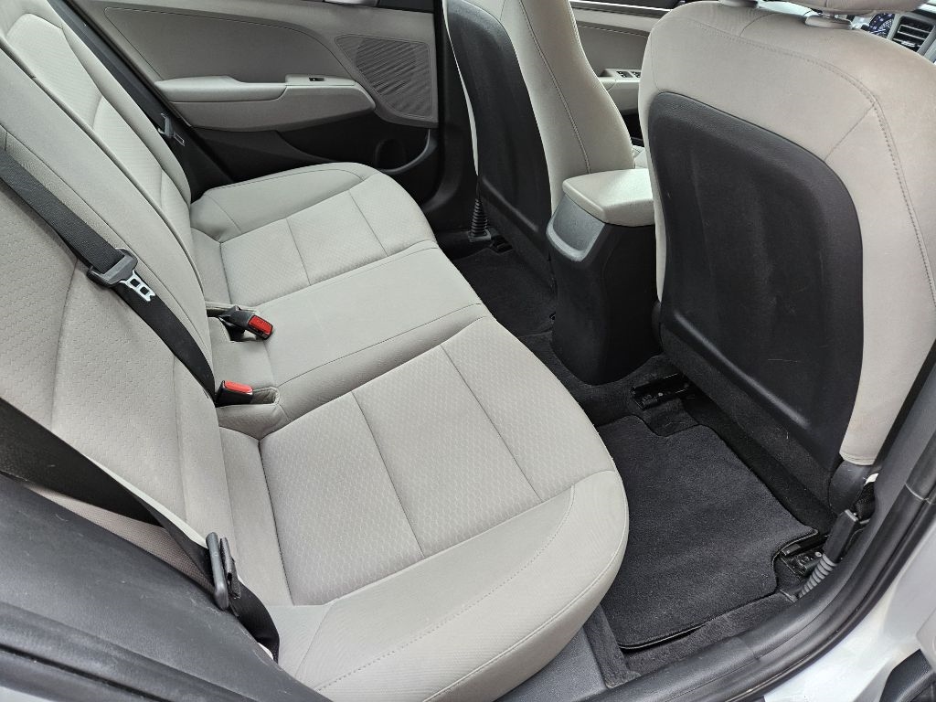 Hyundai Elantra SE 6M 2020