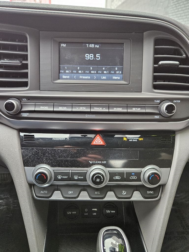 Hyundai Elantra SE 6M 2020