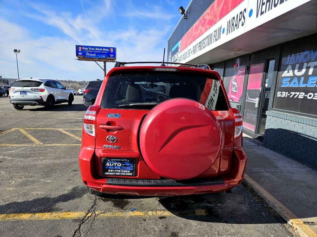 Toyota RAV4 Base I4 2WD 2012