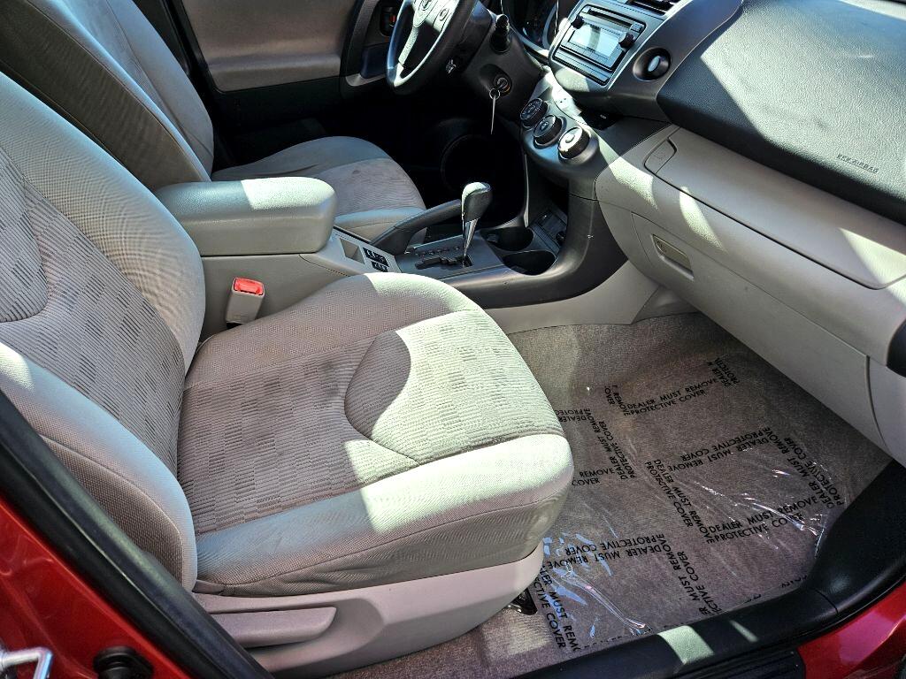 Toyota RAV4 Base I4 2WD 2012