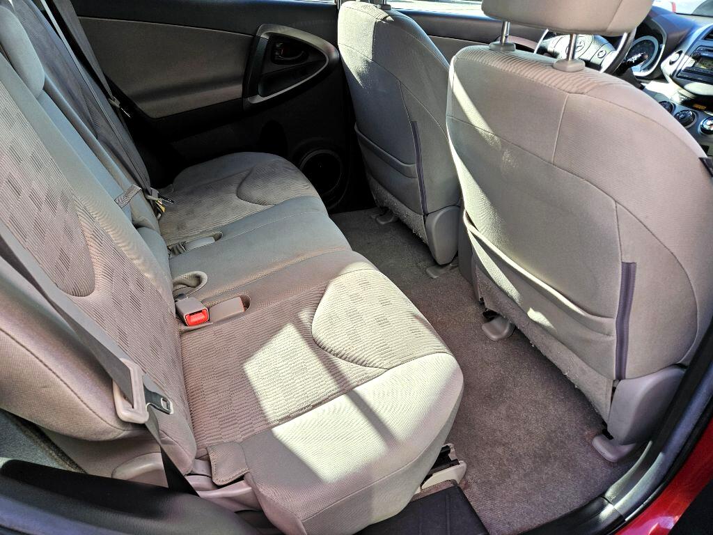 Toyota RAV4 Base I4 2WD 2012