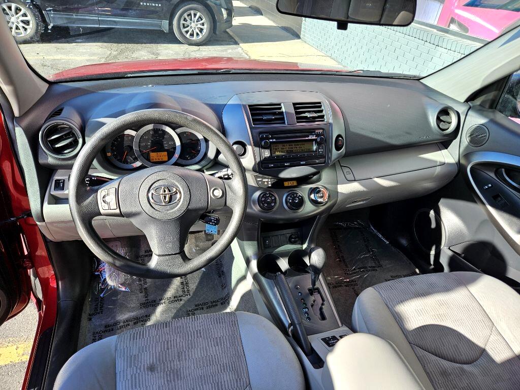 Toyota RAV4 Base I4 2WD 2012