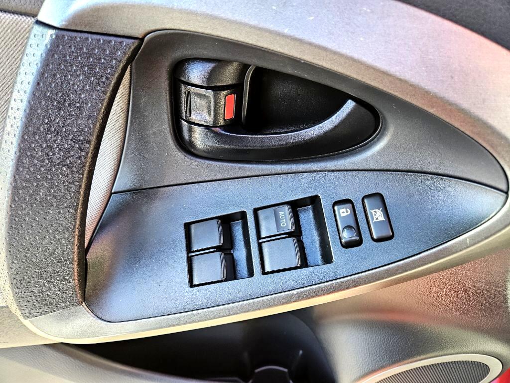 Toyota RAV4 Base I4 2WD 2012