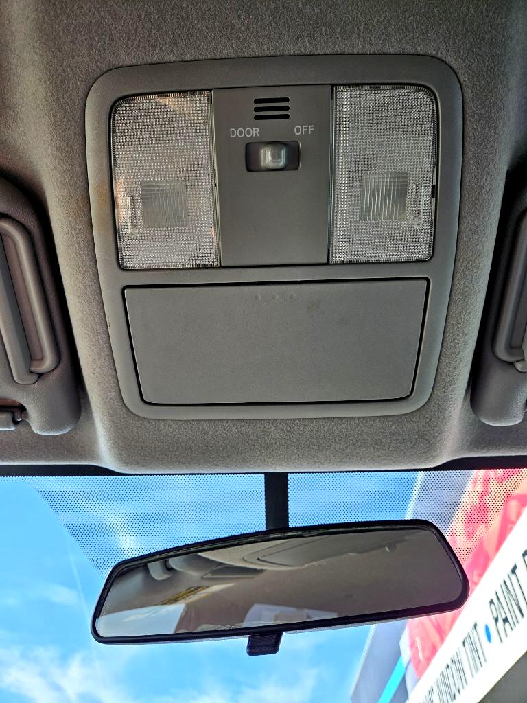 Toyota RAV4 Base I4 2WD 2012