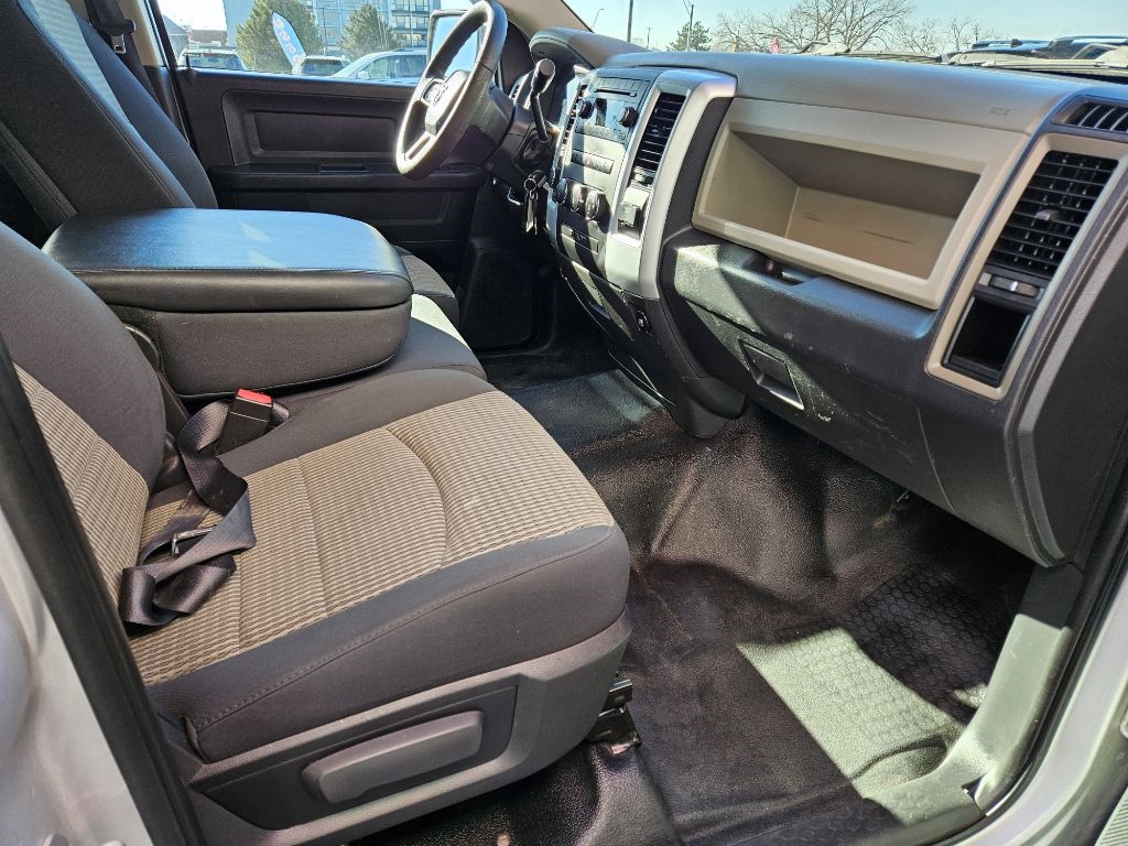 RAM 1500 ST Crew Cab 4WD 2012