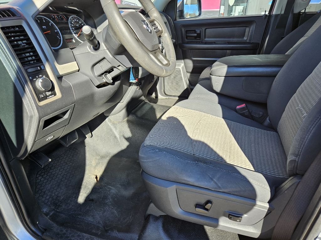 RAM 1500 ST Crew Cab 4WD 2012