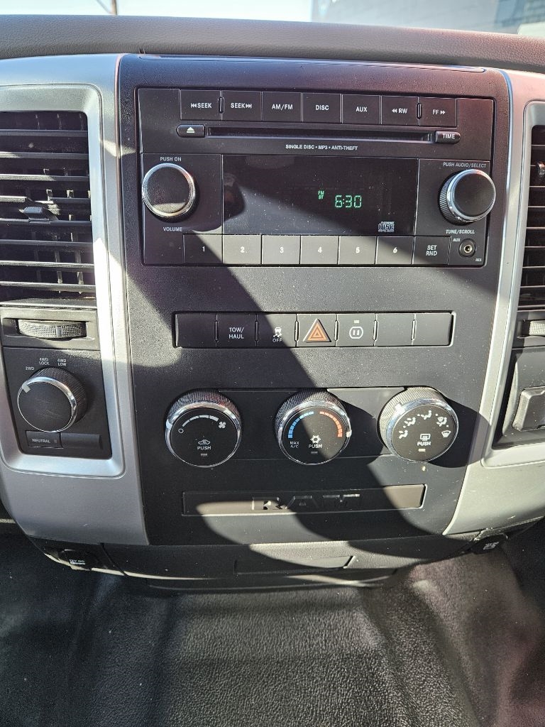 RAM 1500 ST Crew Cab 4WD 2012