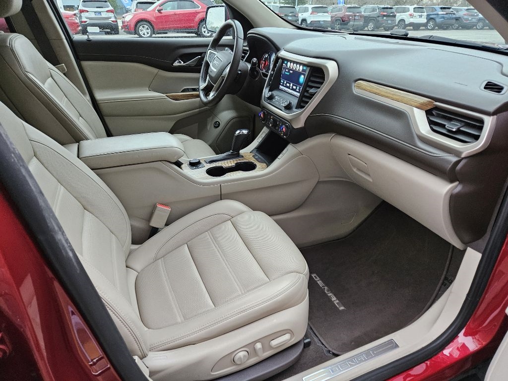 GMC Acadia Denali AWD 2019