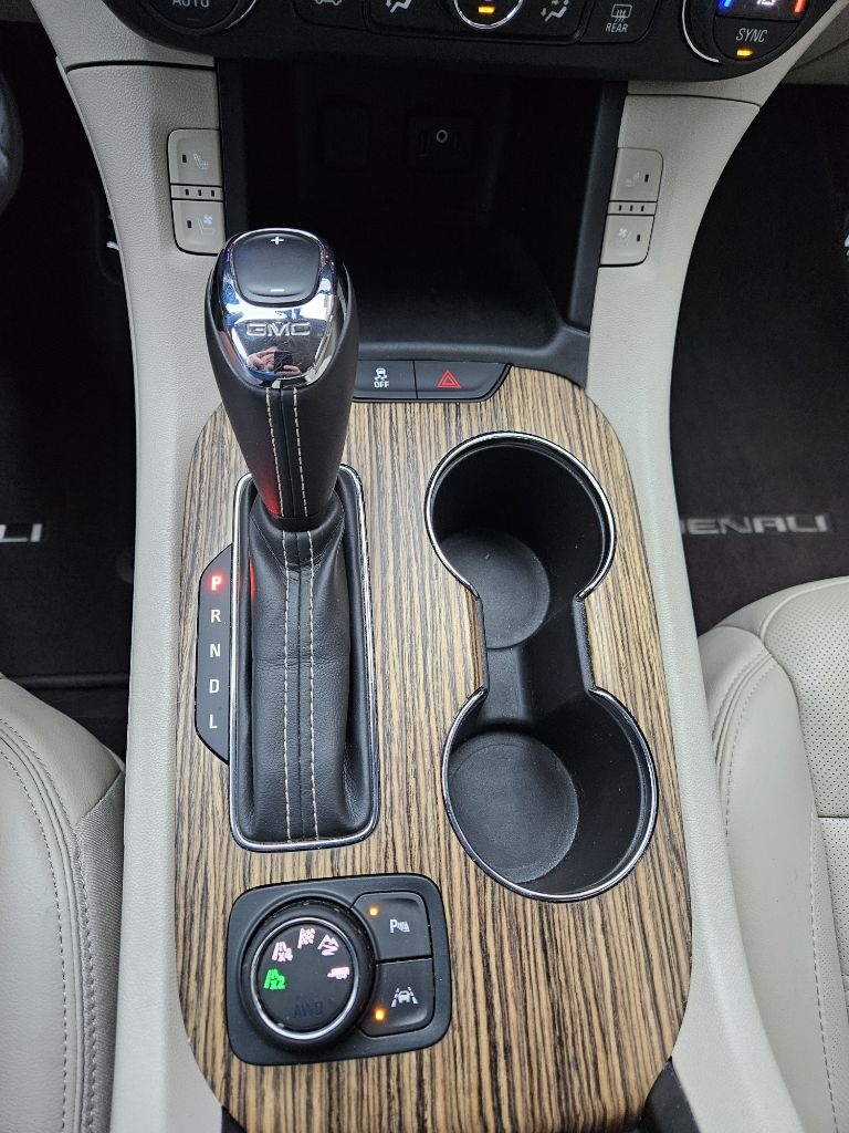 GMC Acadia Denali AWD 2019