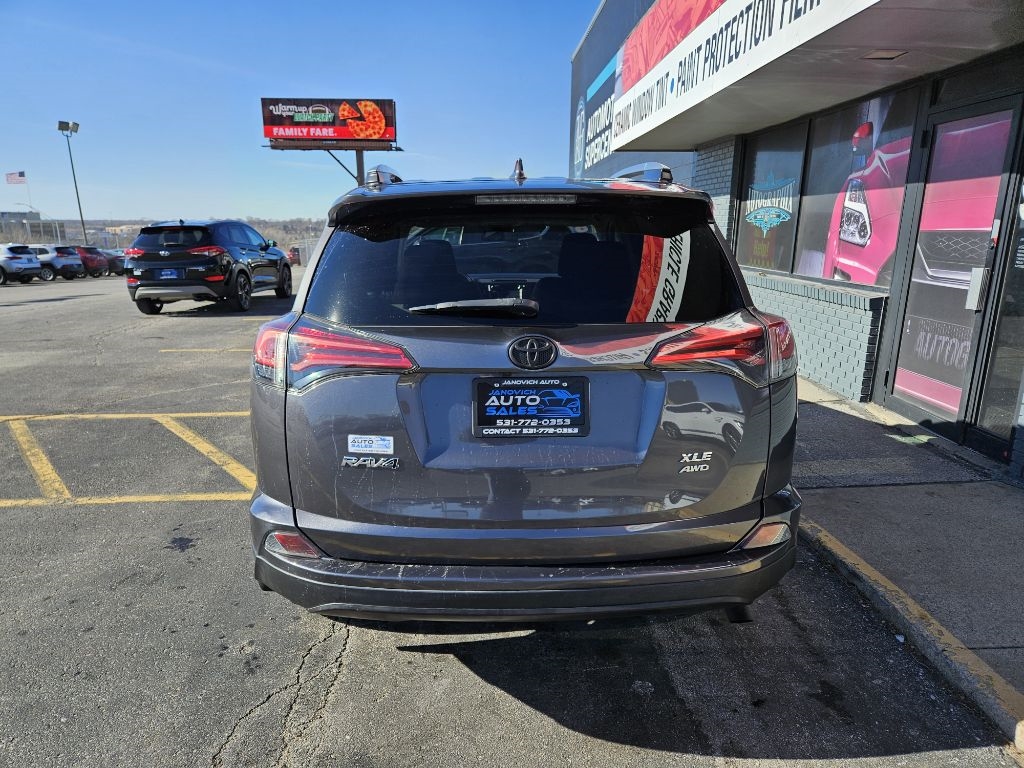 Toyota RAV4 XLE AWD 2018
