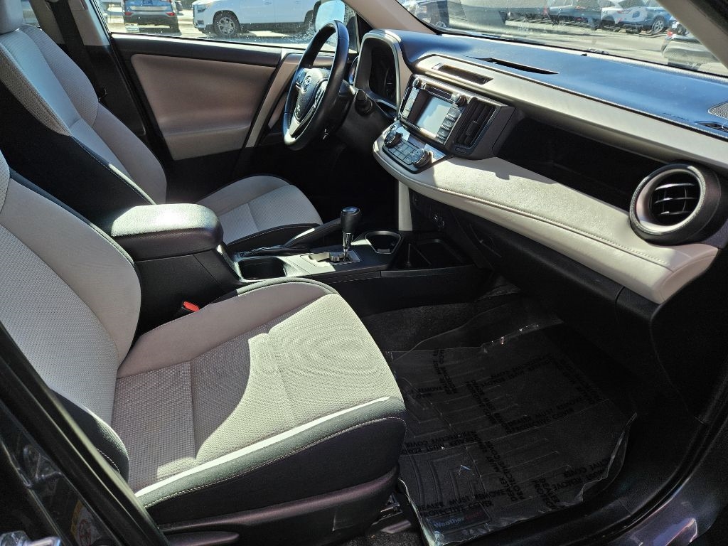 Toyota RAV4 XLE AWD 2018