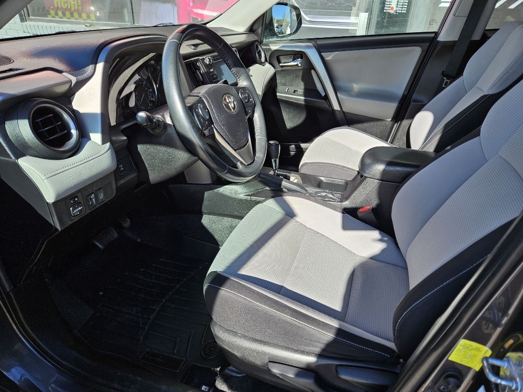 Toyota RAV4 XLE AWD 2018