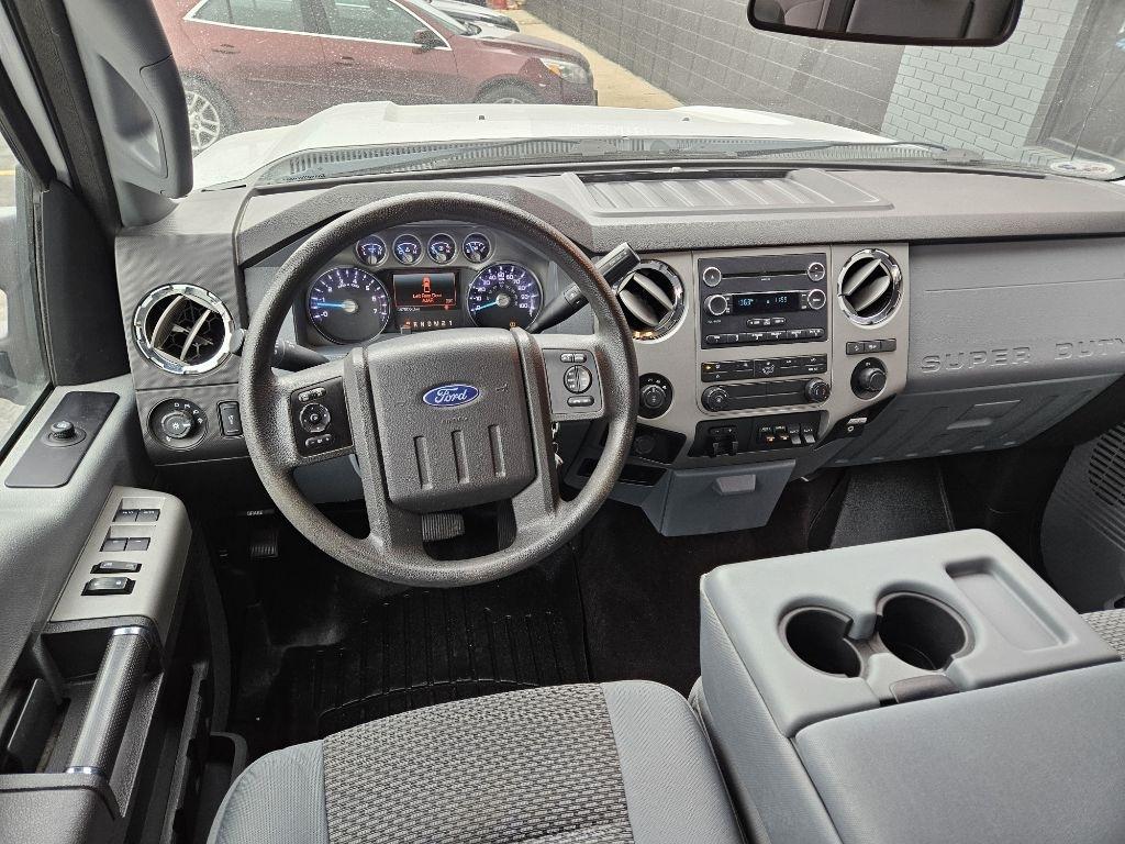 Ford F-350 SD XLT Crew Cab Short Bed 4WD 2015