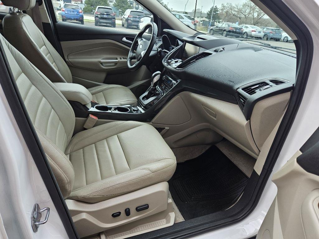 Ford Escape Titanium 4WD 2015