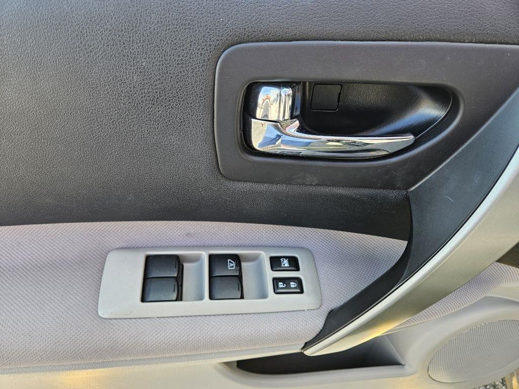 Nissan Rogue SV AWD 2012