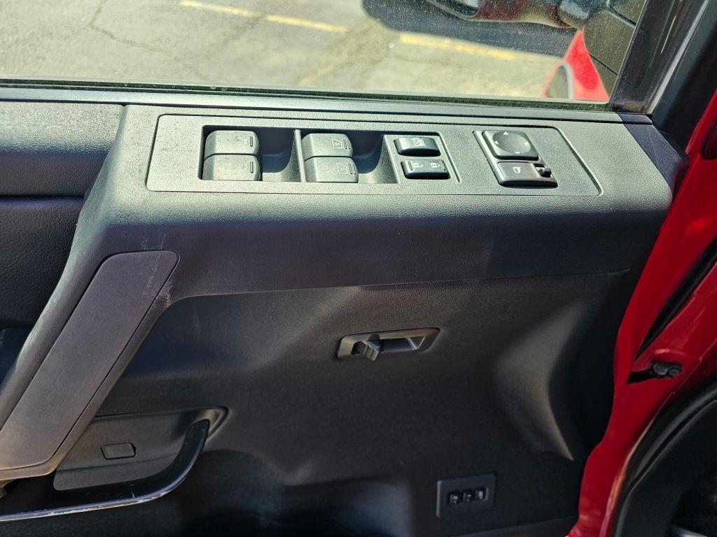 Nissan Titan PRO-4X Crew Cab 4WD SWB 2008