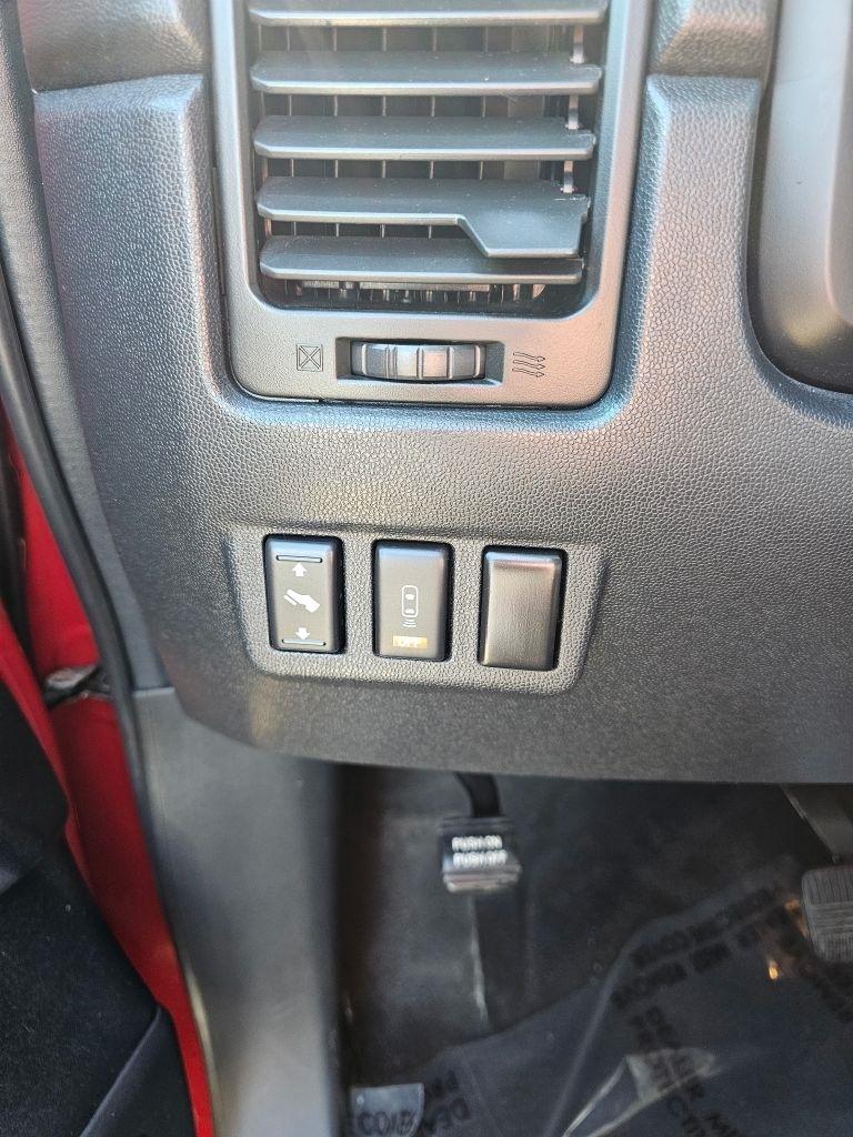 Nissan Titan PRO-4X Crew Cab 4WD SWB 2008