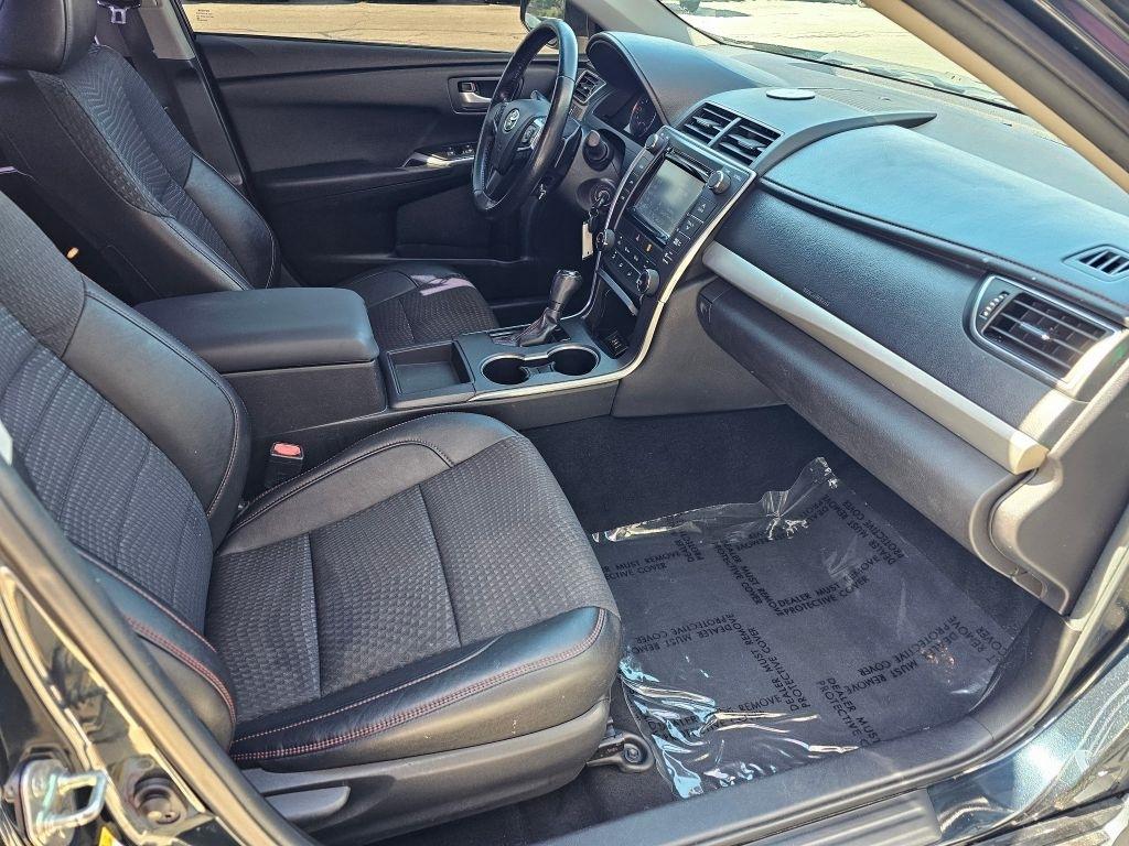 Toyota Camry 4dr Sdn I4 Auto XLE (Natl) 2015