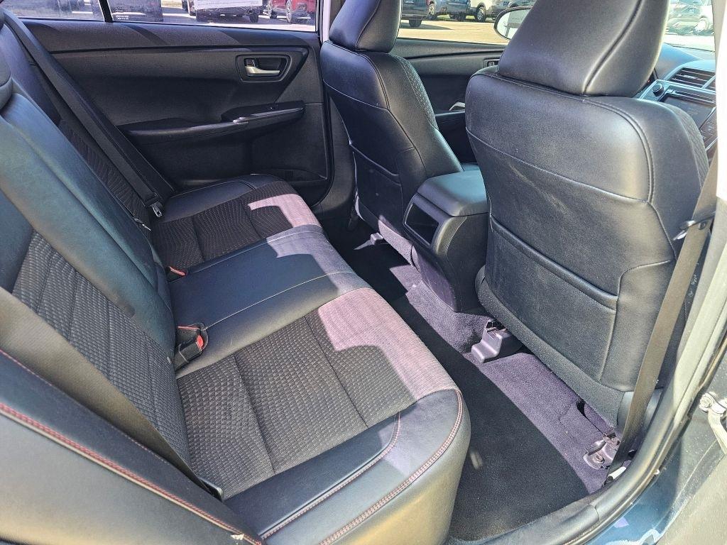 Toyota Camry 4dr Sdn I4 Auto XLE (Natl) 2015