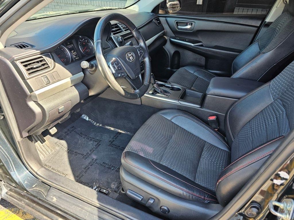 Toyota Camry 4dr Sdn I4 Auto XLE (Natl) 2015