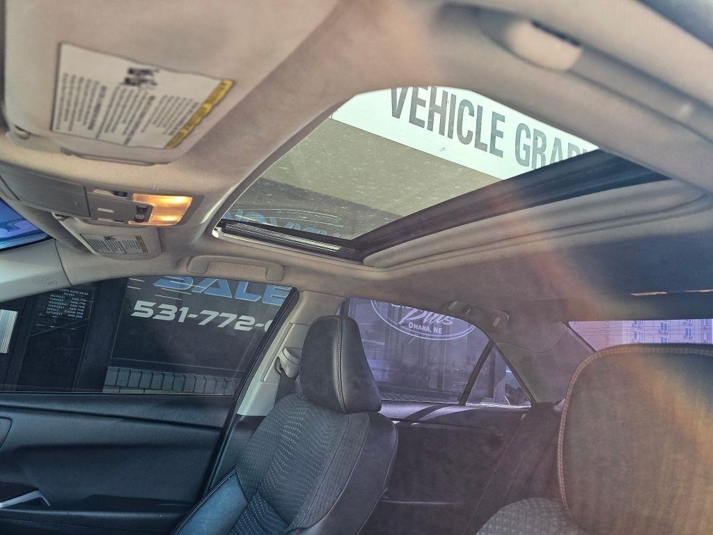 Toyota Camry 4dr Sdn I4 Auto XLE (Natl) 2015