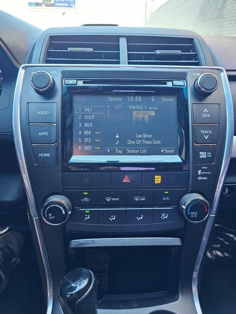 Toyota Camry 4dr Sdn I4 Auto XLE (Natl) 2015
