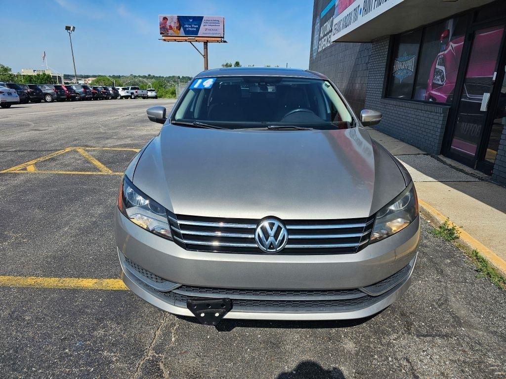 Volkswagen Passat 4dr Sdn 1.8T Auto SE w/Sunroof & Nav PZEV 2014