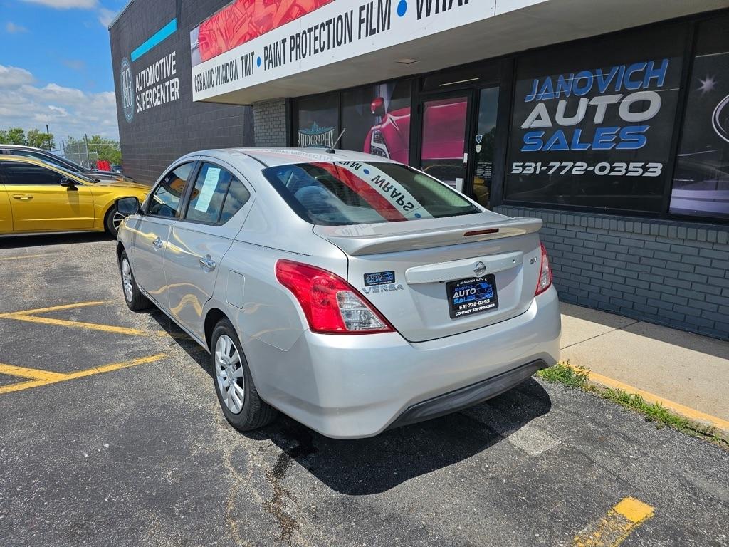 Nissan Versa Sedan SV CVT 2019