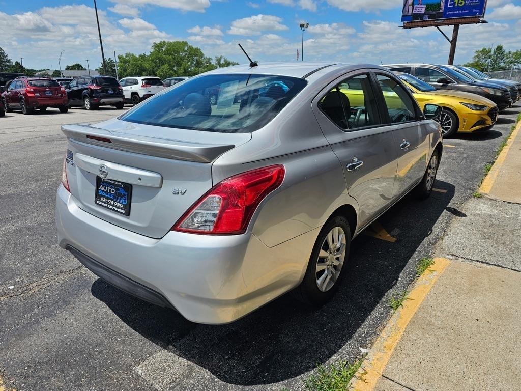 Nissan Versa Sedan SV CVT 2019