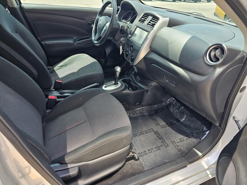 Nissan Versa Sedan SV CVT 2019